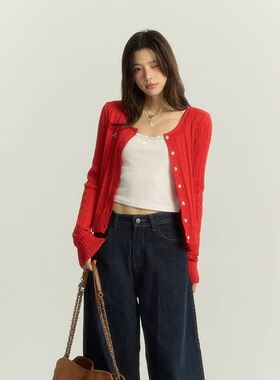 iNSLA秋季枣红色毛衣穿搭