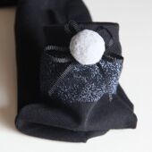 亮线球球蝴蝶结 材质好 短袜 女士黑色 四季 款 可爱淑女个性 袜子