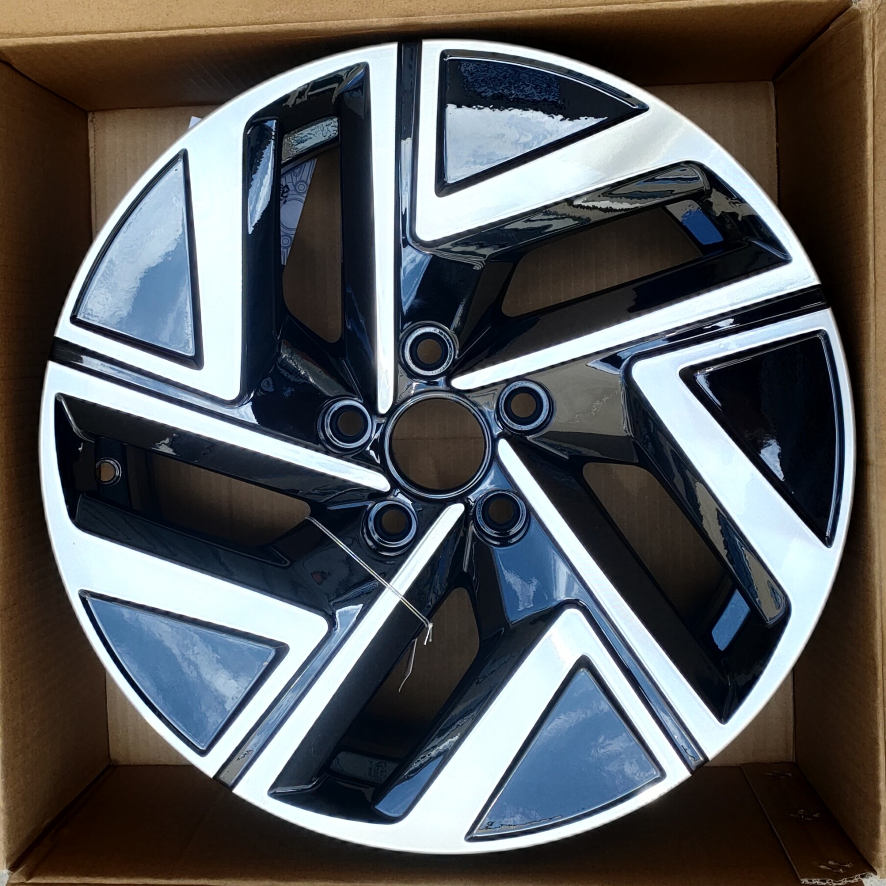 适用于17寸大众速腾铝合金轮毂大众高尔夫迈腾帕萨特钢圈全新胎铃