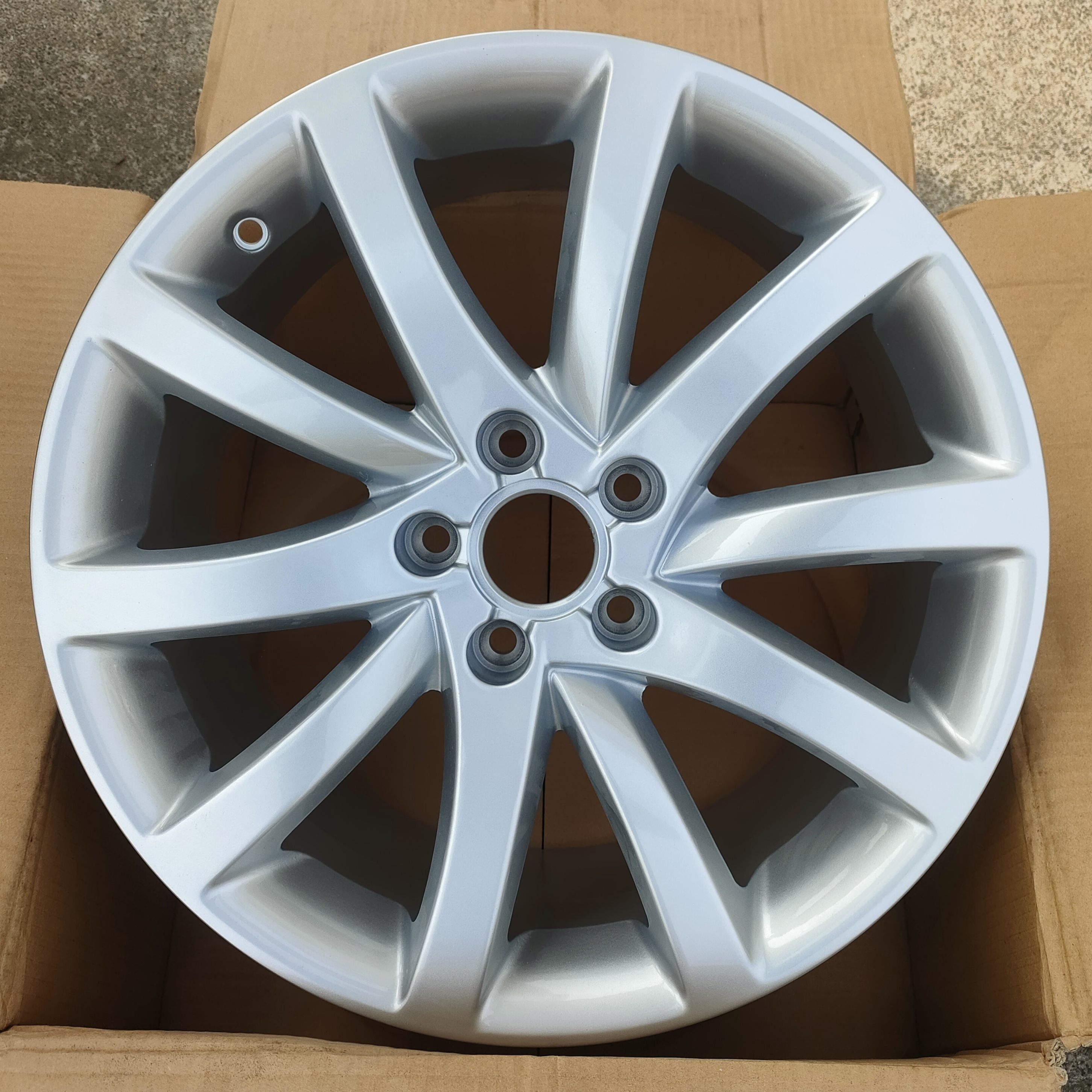 18寸铝合金轮毂适用于16款奥迪A4 A4L A6L原车款式钢圈全新胎铃