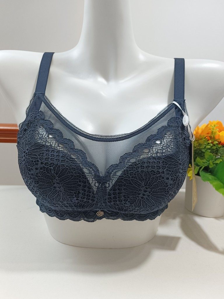 露蒂诗小胸无钢圈抹胸款奶油棉内衣上薄下厚高端聚拢文胸70B70A