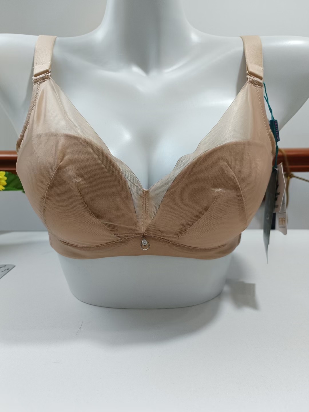 露蒂诗文胸 69323夏季光面薄模杯聚拢内衣肤色定型净色85b70b80c