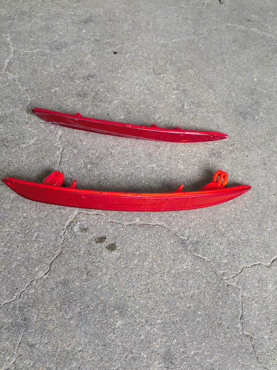 适配吉利缤越后杠灯骑士版后杠反射器缤越运动版后雾灯后反光灯片