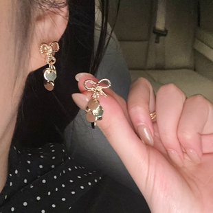 甜美可爱简约蝴蝶结金片片耳环女冷淡风百搭个性时尚气质耳钉耳夹
