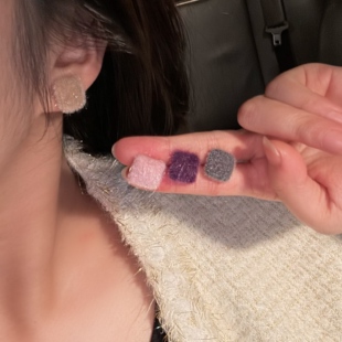 温柔气质秋冬仿貂毛小方块耳钉女毛茸茸耳环简约小巧日常几何耳饰