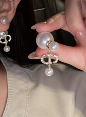 字母闪锆CD耳环后挂式珍珠耳钉女高级感轻奢气质礼服耳饰耳坠配饰