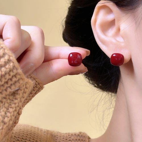 法式显白安可拉红气质几何方形耳钉女高级感简约耳环秋冬时尚耳夹