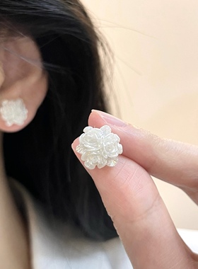 白色花朵耳环女春夏2024年新款潮小众耳钉复古法式银针玫瑰花耳饰