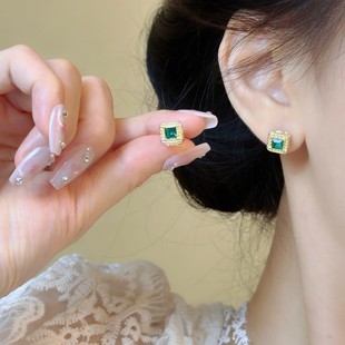 法式复古轻奢祖母绿锆石耳钉闪钻小巧精致几何小众高级感耳饰耳夹