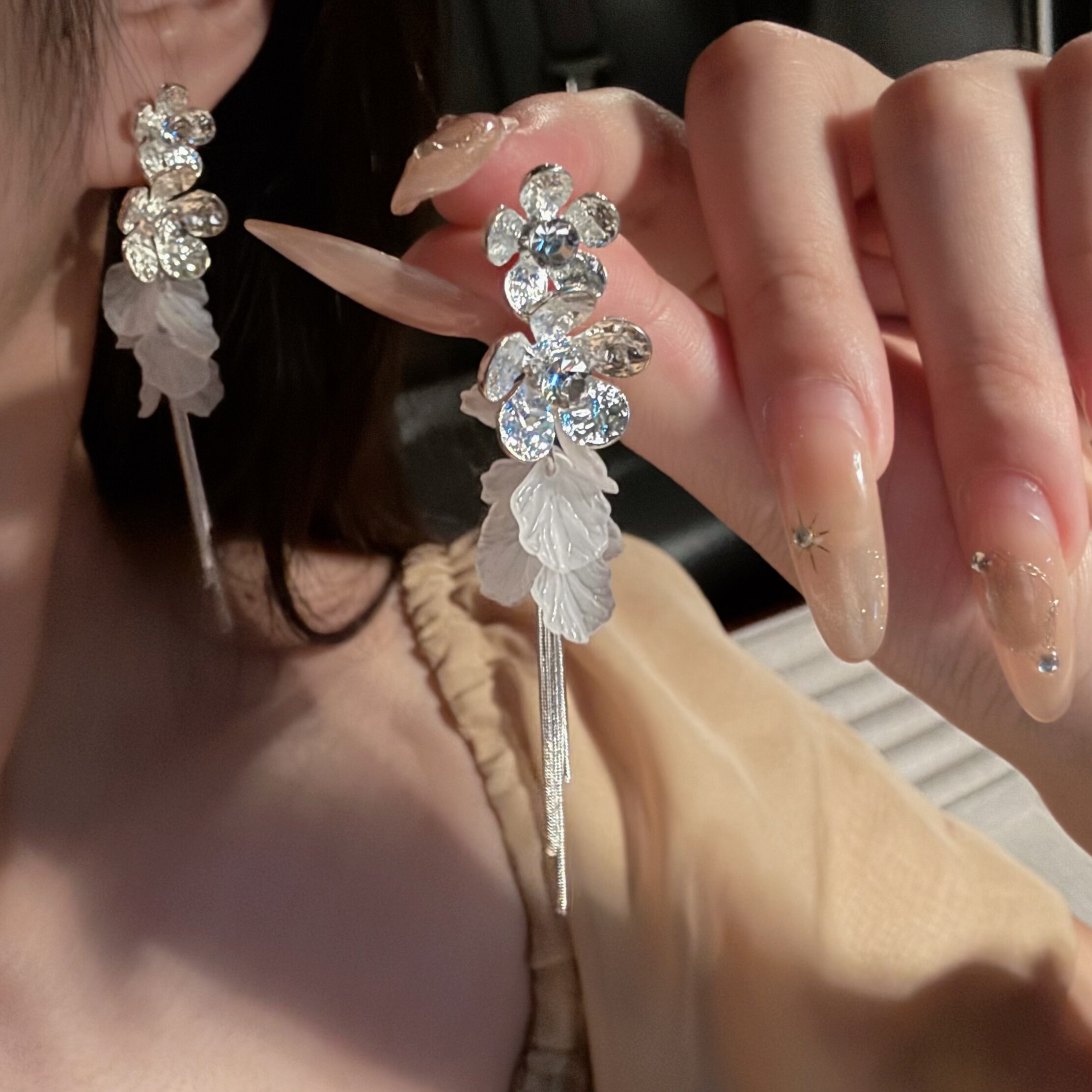 超仙银色花朵贝壳流苏耳环女高级感海边度假风耳钉绝美气质耳饰