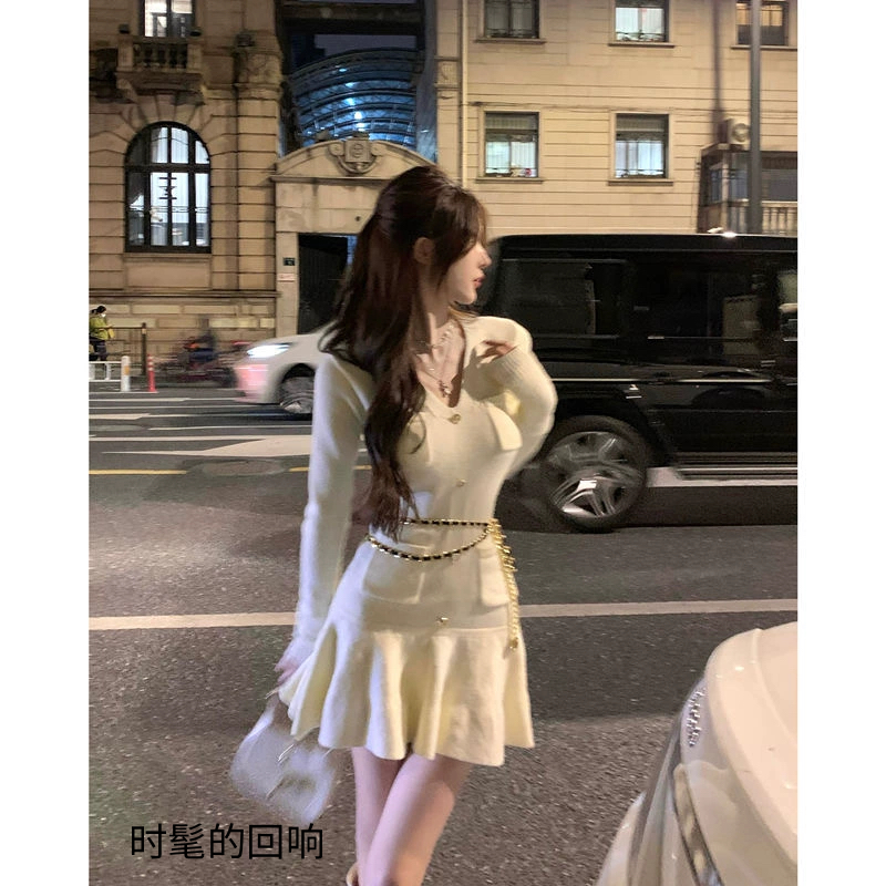 设计感毛衣裙女2025秋冬季新款修身显瘦御姐风性感短款针织连衣裙