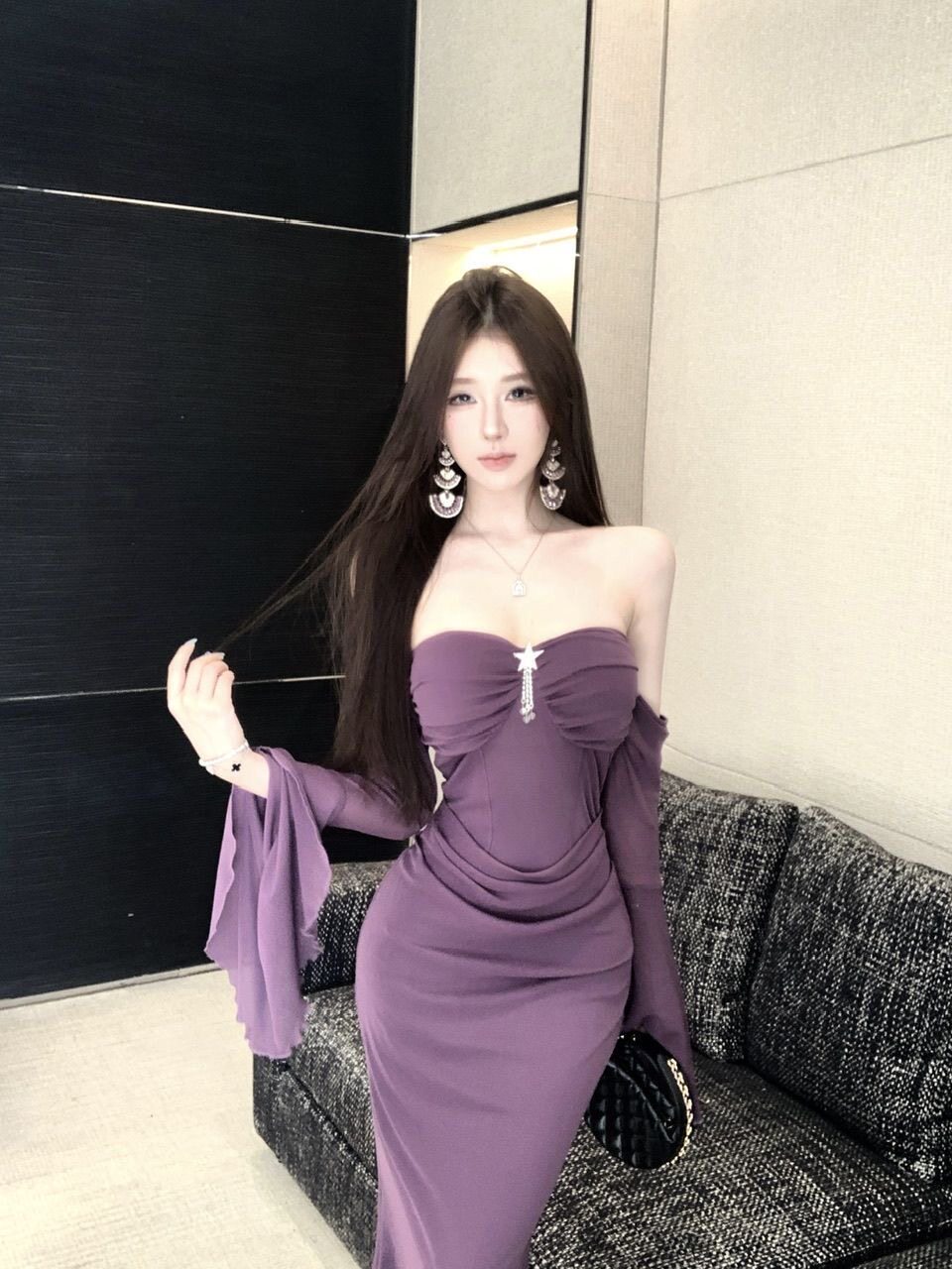 轻奢高级感名媛风气质性感一字肩连衣裙时尚小众设计包臀裙长裙子
