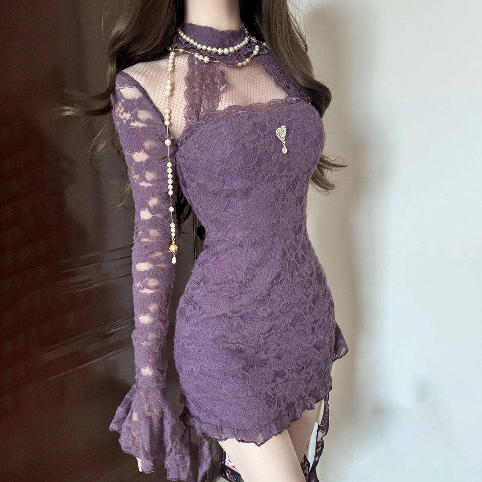 2025年法式小众纯欲风蕾丝挂脖连衣裙女秋冬新款修身辣妹包臀短裙