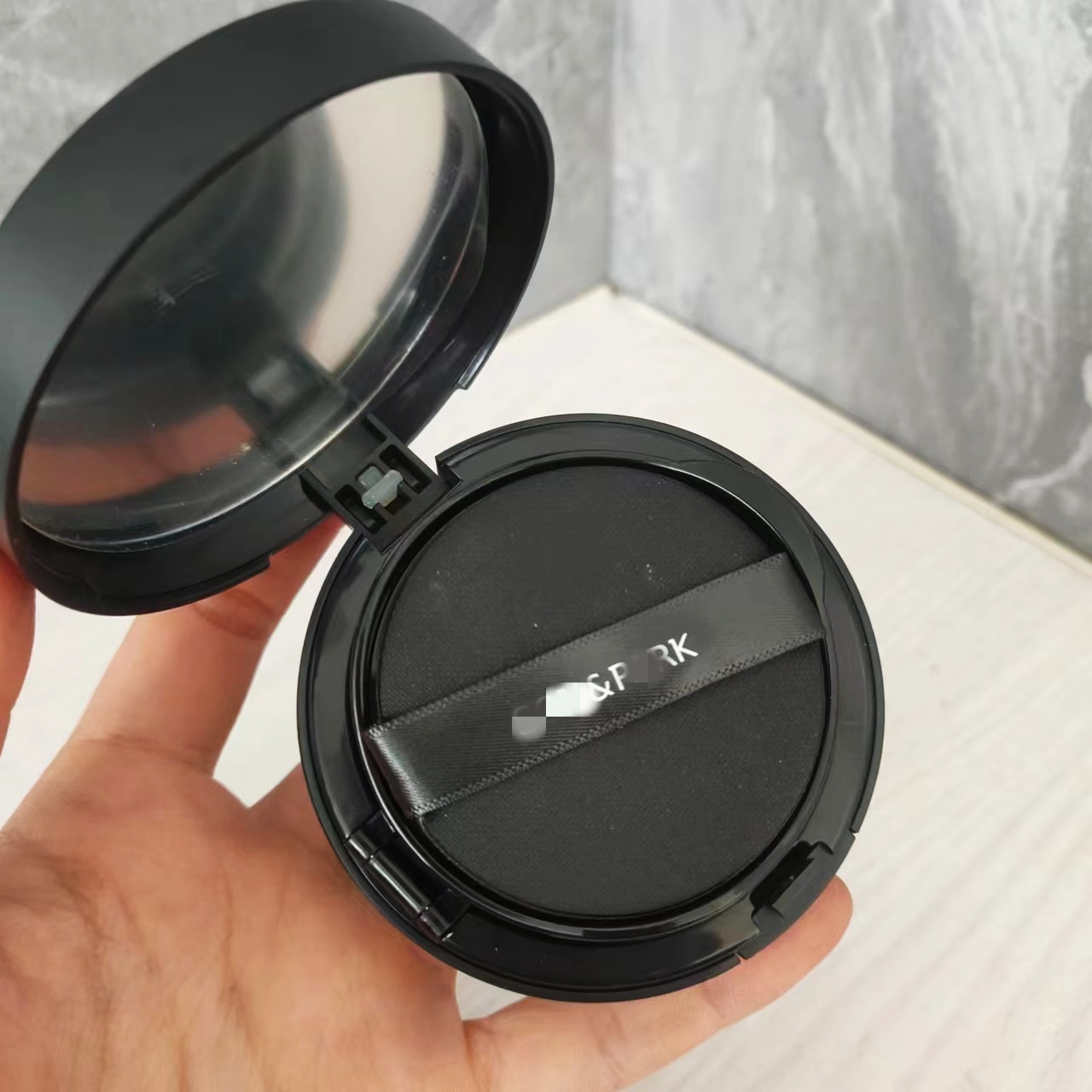 气垫粉底液臻白防晒气垫