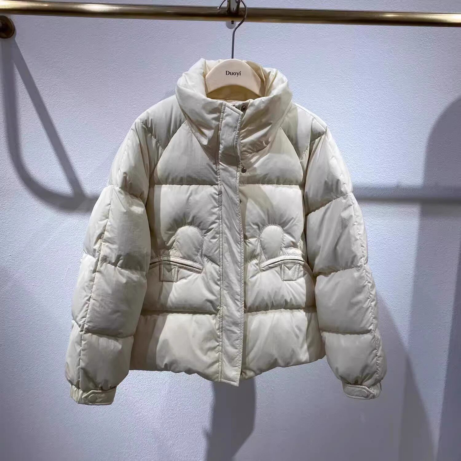 朵以冬装时尚休闲百搭立领羽绒服