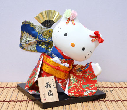 卡通凯蒂猫hellokitty娃娃日本人形人偶艺妓绢人日式酒店装饰摆件