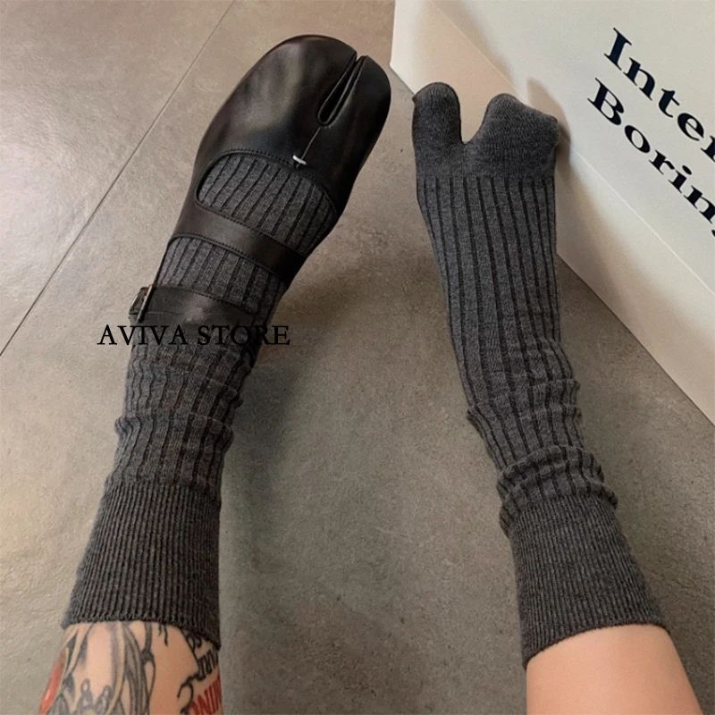 High Quality Combed Cotton Split Toe Woman Socks Solid Color