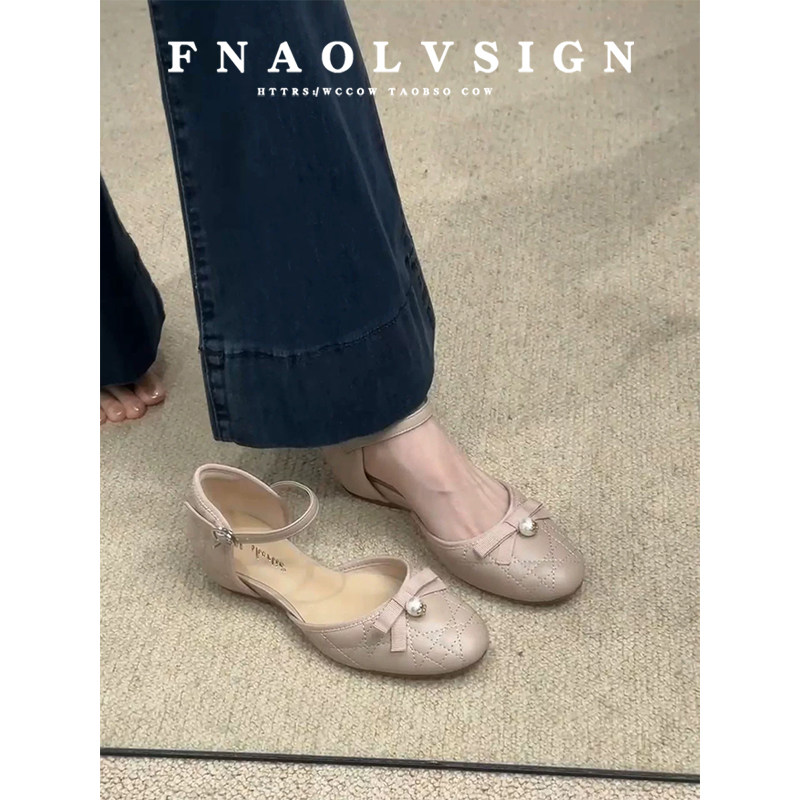 牛皮版~蝴蝶结圆头内增高一字扣中空单鞋女浅口鞋子平底包头凉鞋