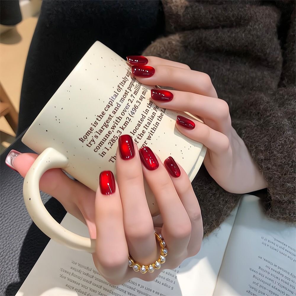 鸽血红宝石纯手工穿戴甲新娘婚甲高级感红色猫眼玻璃珠简约显气质,彩妆/香水/美妆工具,穿戴甲/甲片,淘宝优惠券,粉丝福利购,淘宝优惠卷