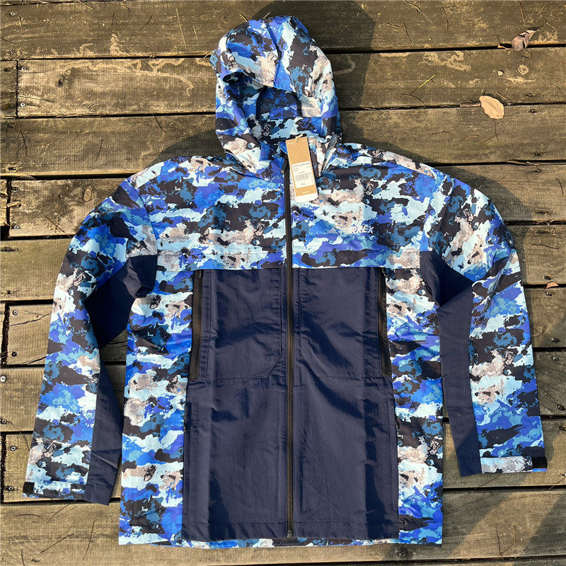 Adidas阿迪达斯正品男款春季户外薄款运动休闲连帽夹克外套GN7595
