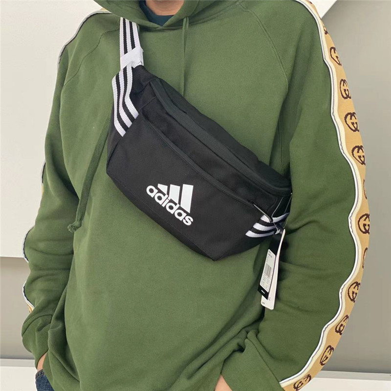 阿迪达斯斜挎包adidas跑步