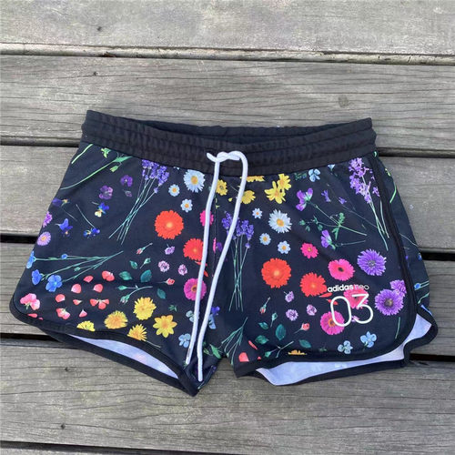 阿迪达斯女休闲短裤透气
