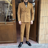 土黄色