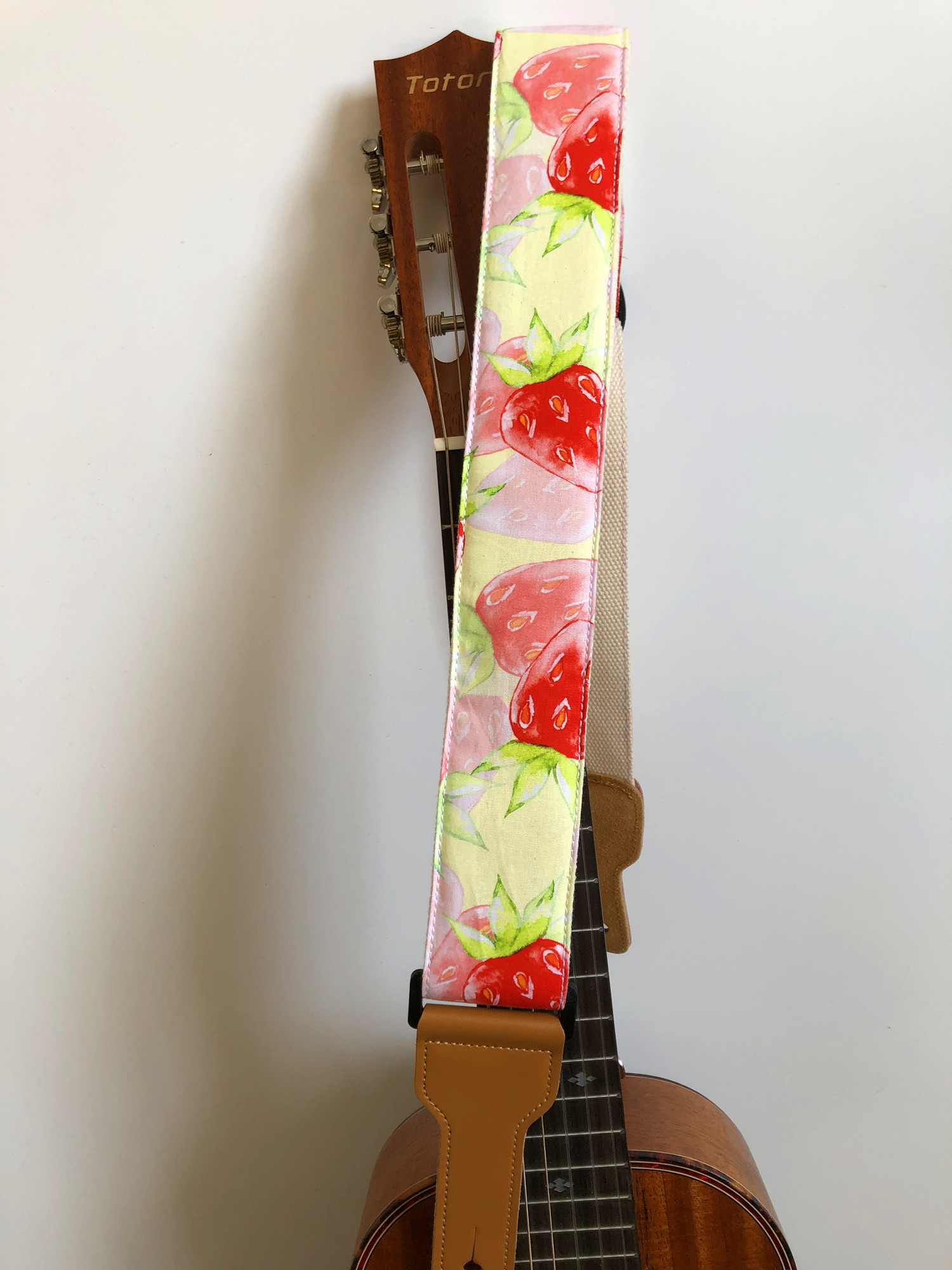 纯手工加海绵垫水彩草莓吉他背带电吉他带GUITAR STRAP民谣古典带