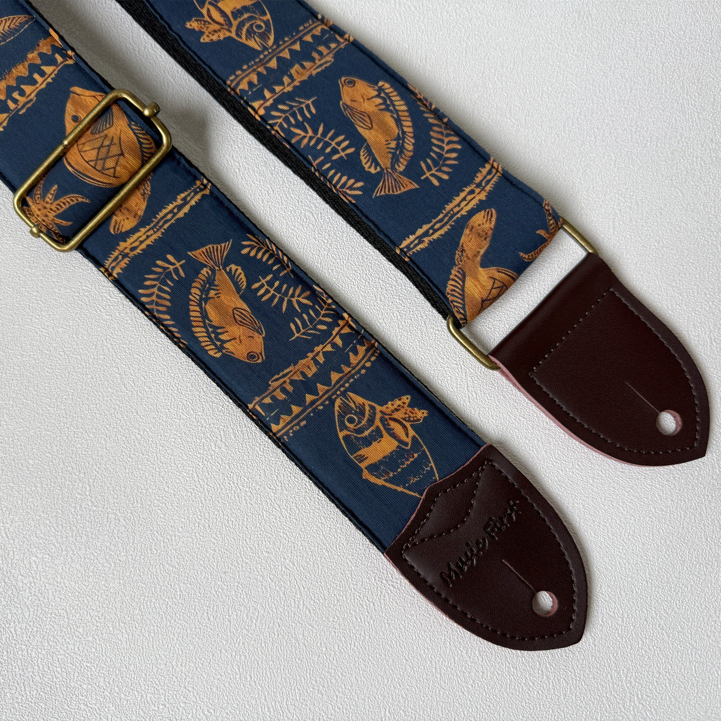 深海图腾原创鱼纹海绵垫层吉他背带复古藏蓝减压贝斯背带真皮皮头