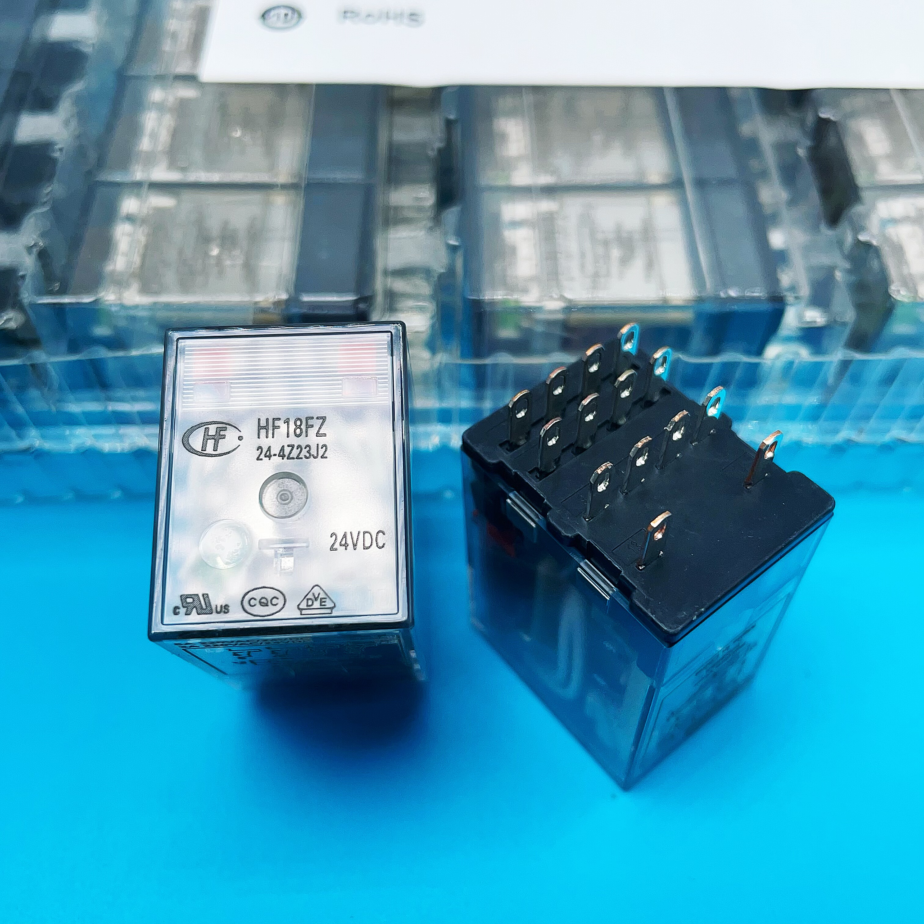 原装正品 HF18FZ-24-4Z23J2 内置发光二极管 宏发小型中间继电器