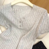 洋气减龄亲肤修身 夏新款 超好看上衣 女装 韩系气质纽扣设计感针织衫