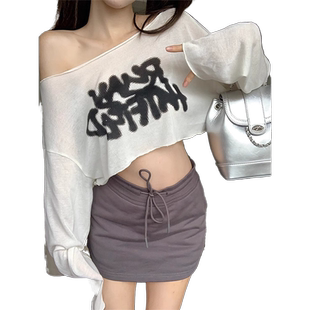 欧货字母印花微透T恤女2025夏季新款一字肩短款露脐防晒罩衫上衣