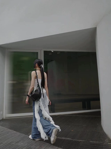 Rose Live2024 Spring Новая женщина Adeea Glores Locomative Bag Lazy Crossbody Nishe Сумка для пельмени