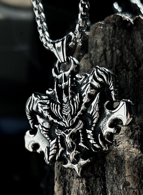 暗黑男钛钢吊坠项链大号