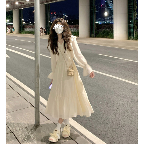 法式高级感荷叶边长袖连衣裙女秋季新款设计感高腰显瘦长裙子