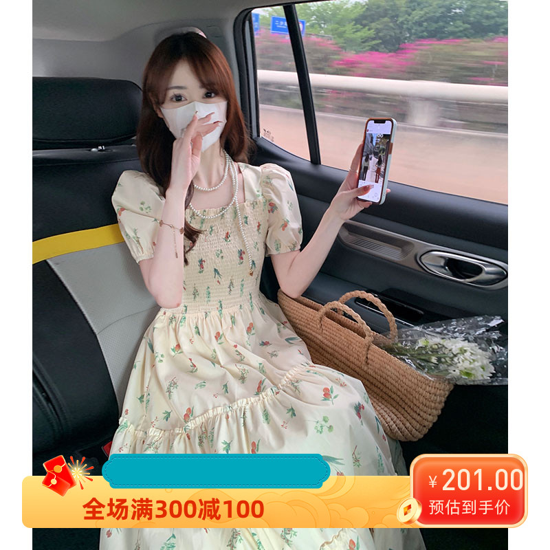 夏季新款法式方领气质连衣裙女装收腰显瘦复古碎花长裙子潮