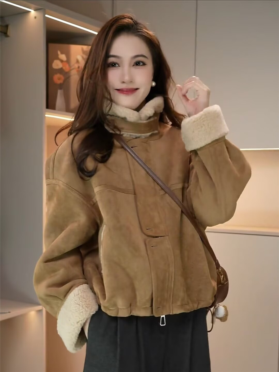 加绒加厚羊羔毛外套女短款2025秋冬新款休闲百搭皮毛一体夹克上衣