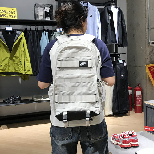 耐克SB滑板电脑双肩背包