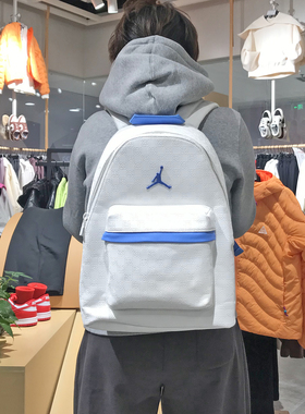 耐克JORDAN休闲AJ满印老花PU电脑双肩背包学生书包男女HV1621-100