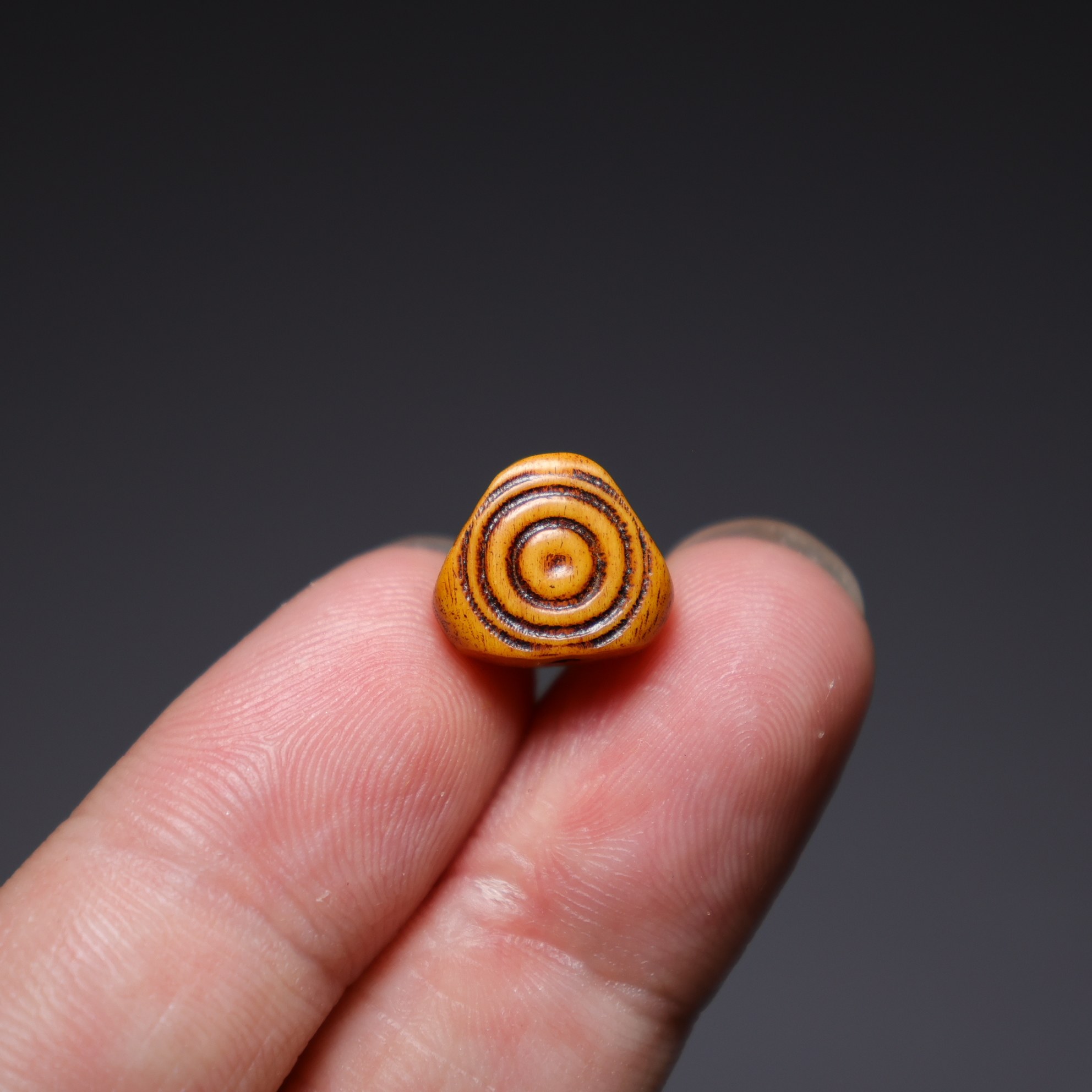 藏式老鹿角古法上色三角咒背云侧挂12*6mm手串108佛珠diy配珠