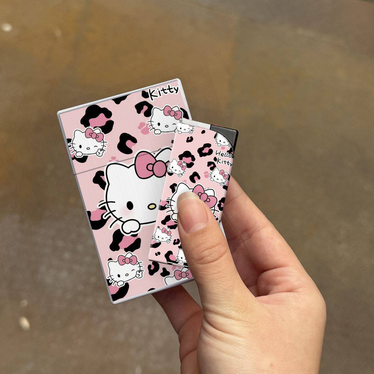 hellokitty凯蒂猫打火机烟盒防风蓝焰直冲高颜值网红爆款送男友潮
