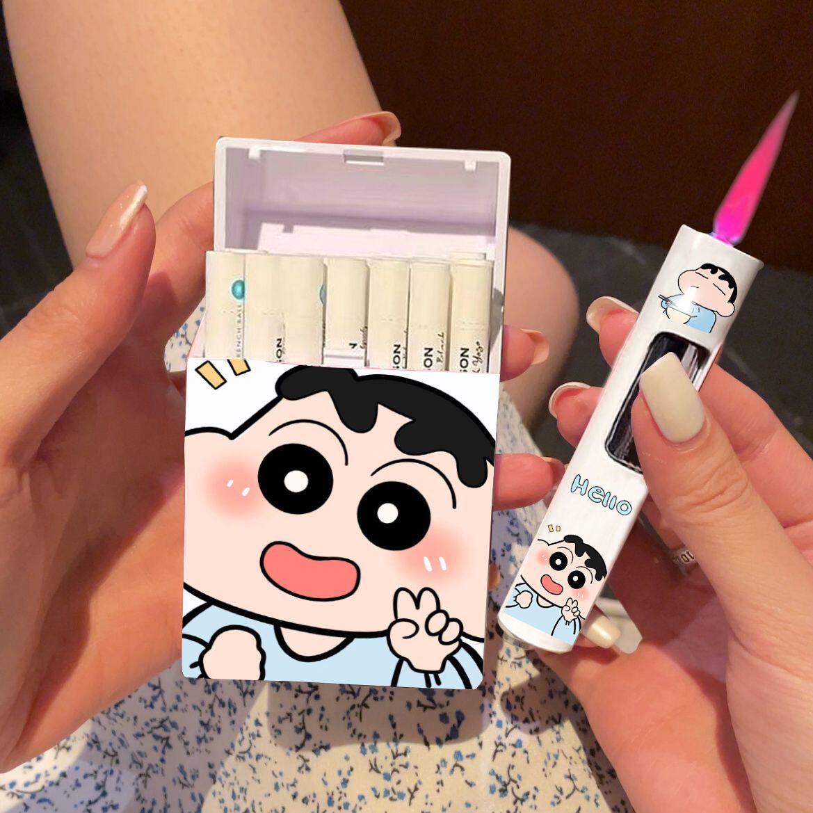 蜡笔小新防风打火机烟盒创意充气粉色火焰高颜值卡通可装20粗细支