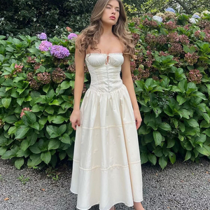 白色吊带长裙夏法式性感低胸V领收腰修身显瘦大裙摆连衣裙夏2025