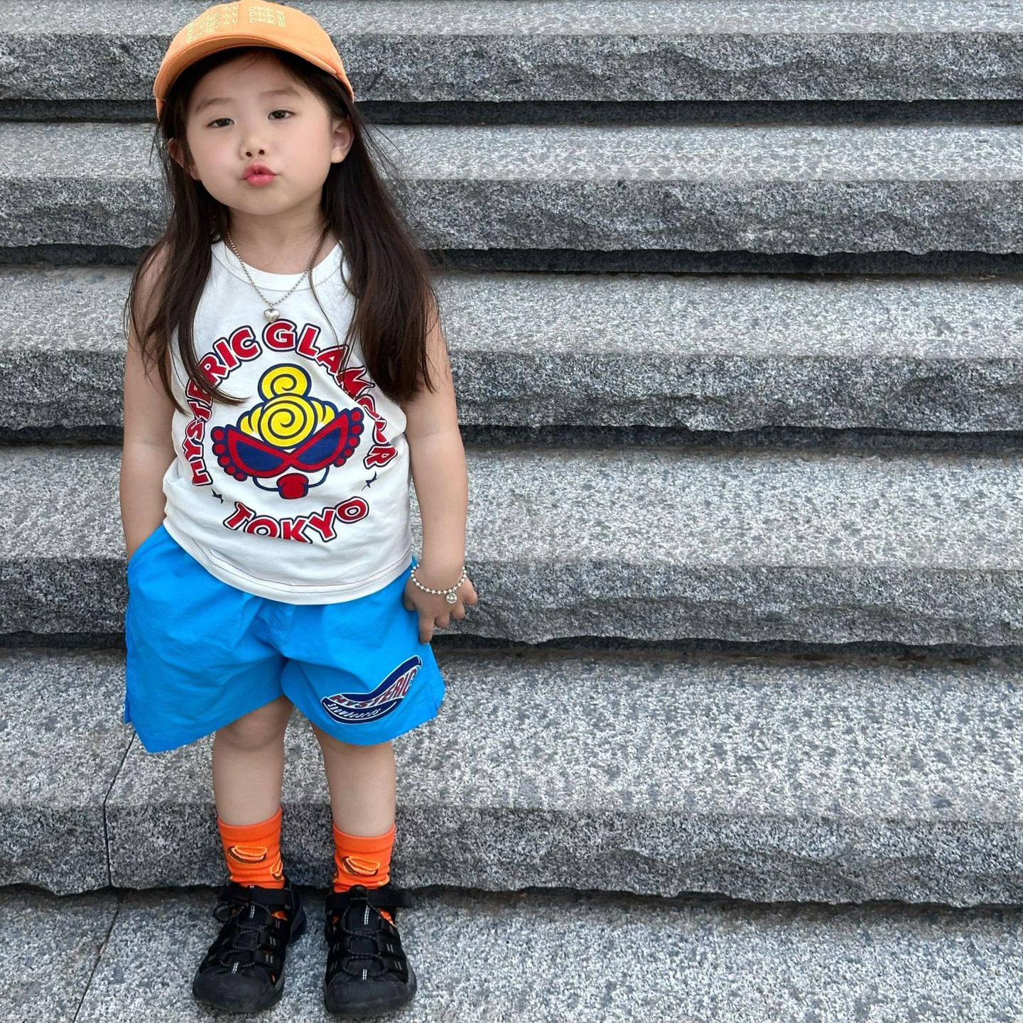 夏季黑超童装儿童背心T恤男女童字母印花无袖上衣宝宝背心打底衫