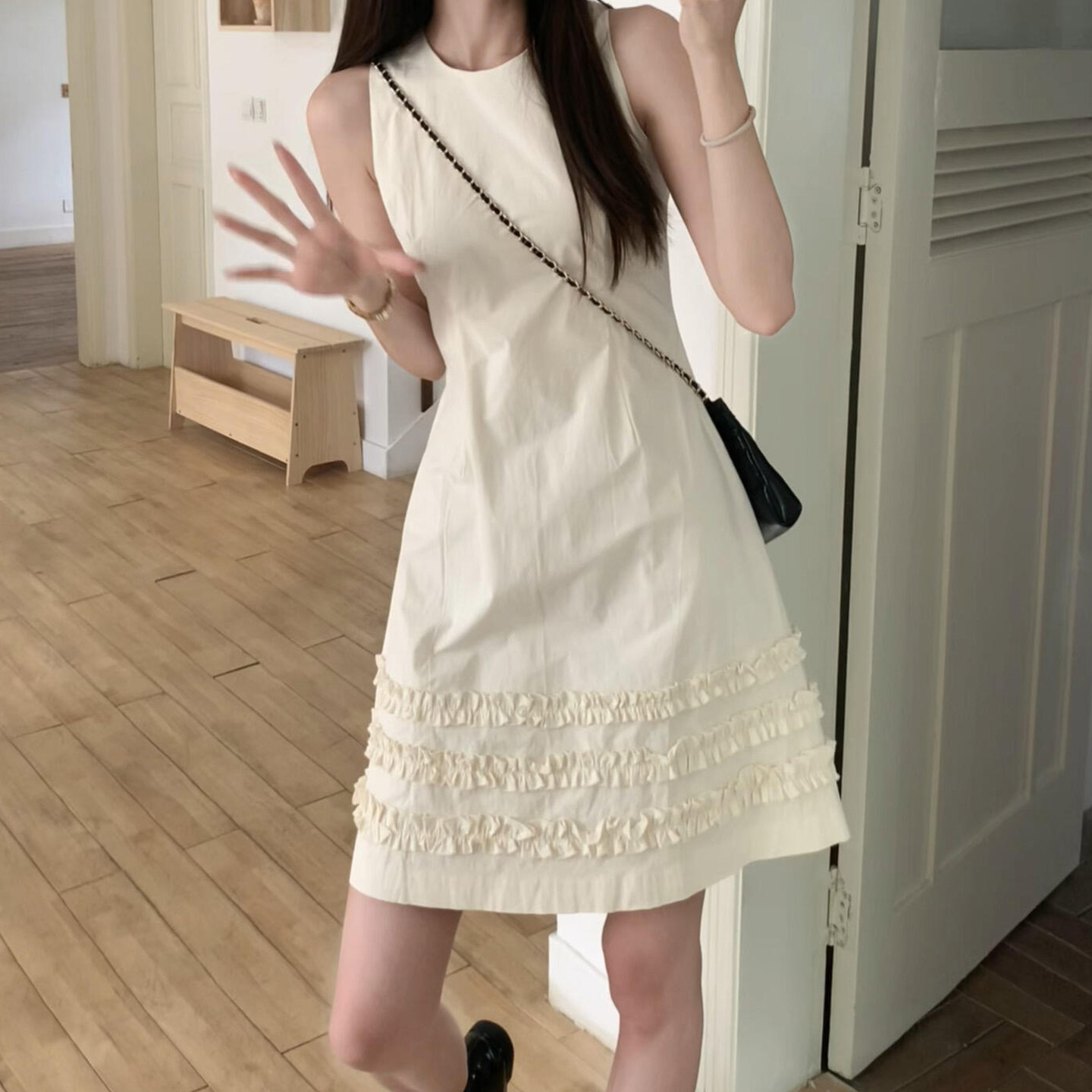 法式千金风无袖a字连衣裙女夏季2026新款设计感绝美收腰显瘦短裙