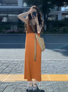 橘色无袖吊带背心连衣裙子女夏季2026新款巨好看韩系穿搭套装长裙