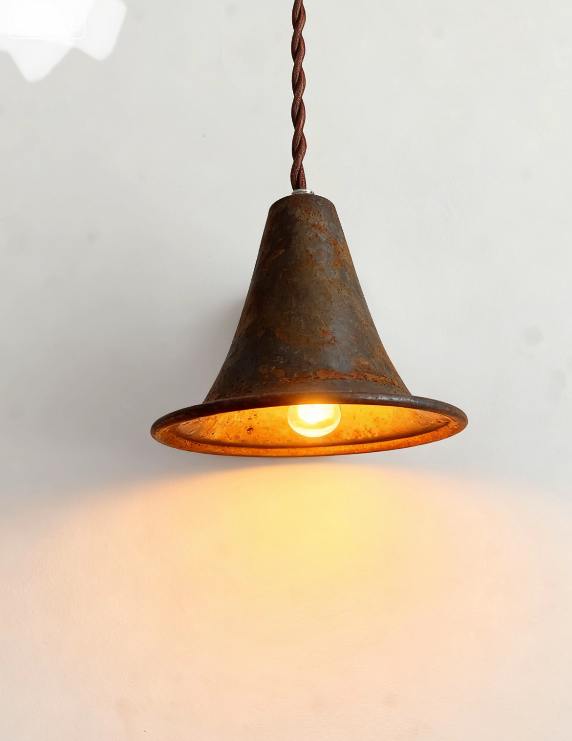 工业风复古做旧铁锈喇叭吊灯小众设计vintage咖啡馆艺术装饰吊灯