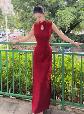 画报夫人订婚结婚红色旗袍新中式2026新款新娘敬酒礼服红墙蝴蝶