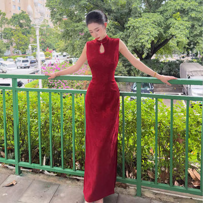 画报夫人冬季订婚红色旗袍新中式