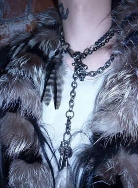 手作视觉系羽毛骷髅十字架多层次覆古钥匙扣裤炼项炼